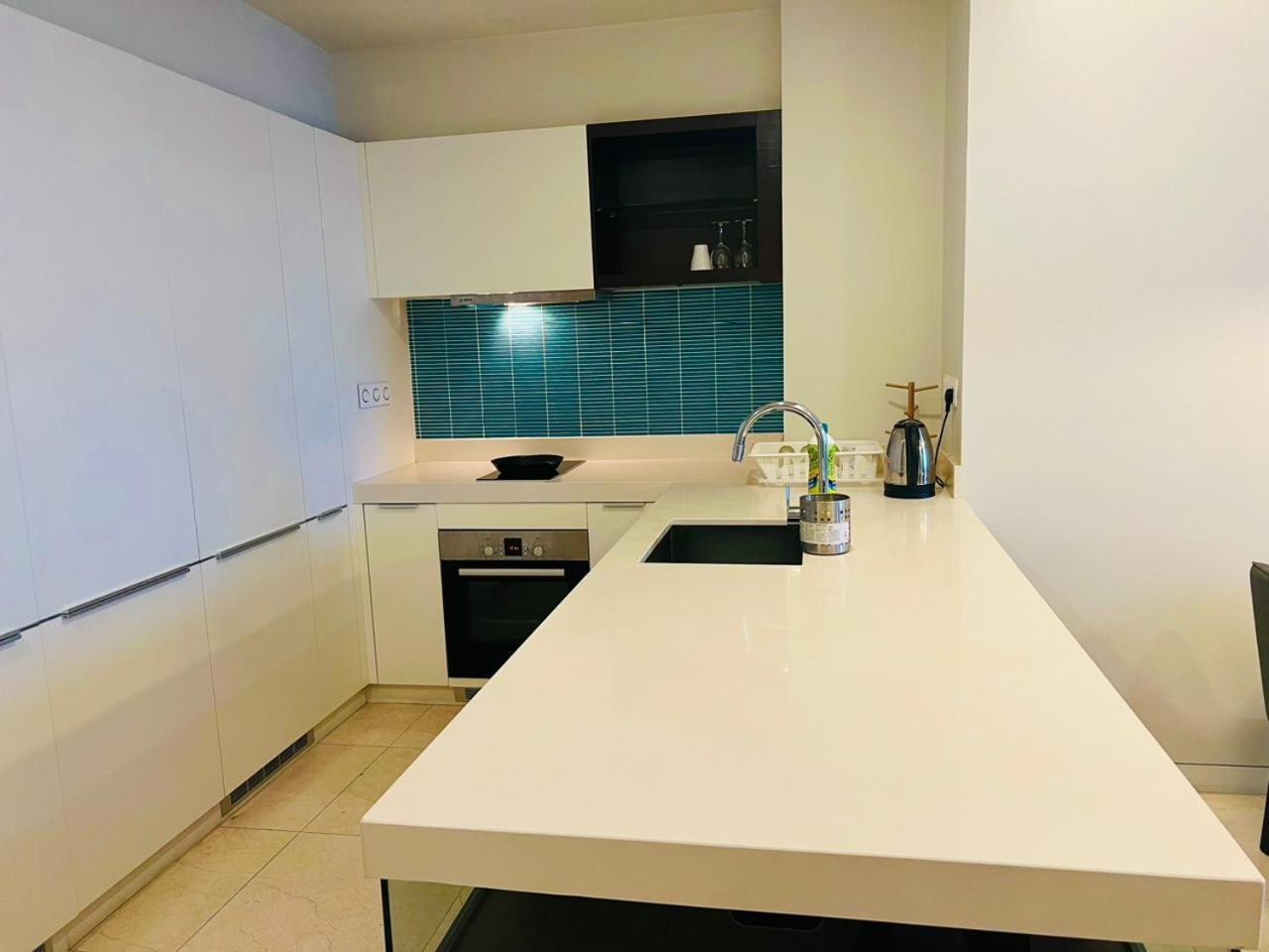 Apartment The Tropicana Klcc By Moonlight