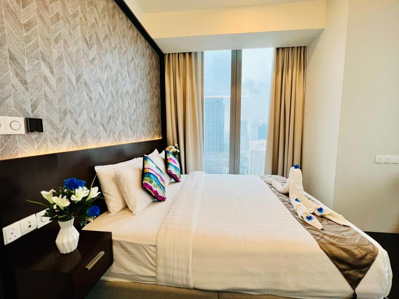 The Tropicana Klcc By Moonlight Kuala Lumpur