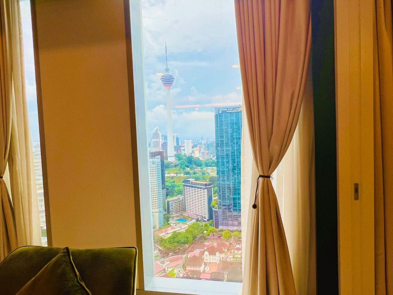 The Tropicana Klcc By Moonlight *
